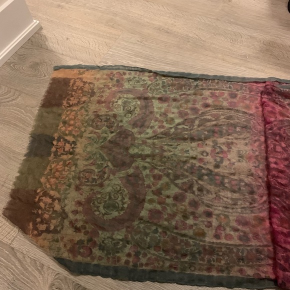 Aritzia Pink and Green Ombre Wool Scarf - Picture 3 of 5